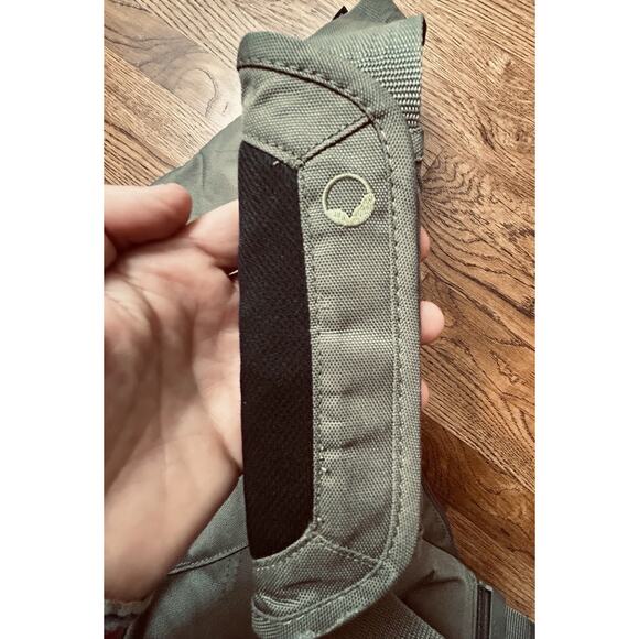 Lowepro Passport Sling Camera Bag for DSLR Photography & Travel Camera Bag - Picture 5 of 5